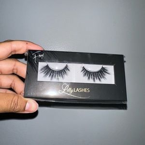 Lilly lashes